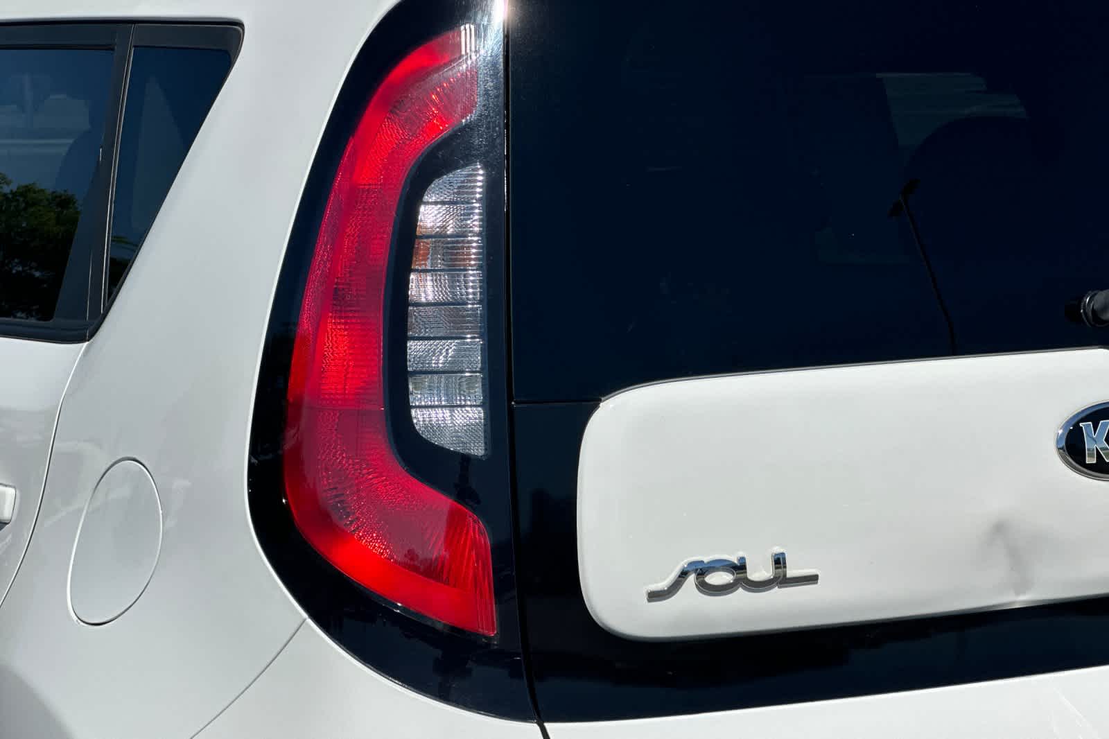 Thumbnail: 2017 Kia Soul - 25