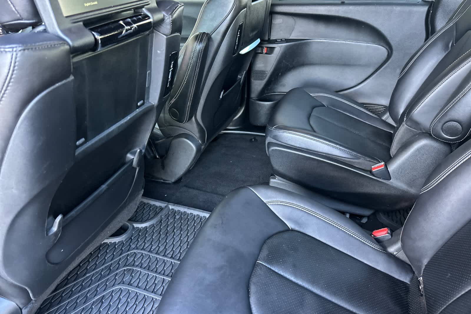 Thumbnail: 2025 Chrysler Pacifica - 4