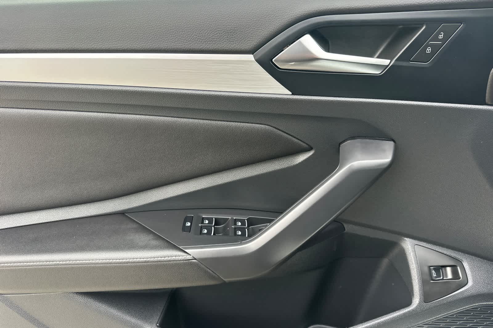 Thumbnail: 2025 Volkswagen Jetta - 12