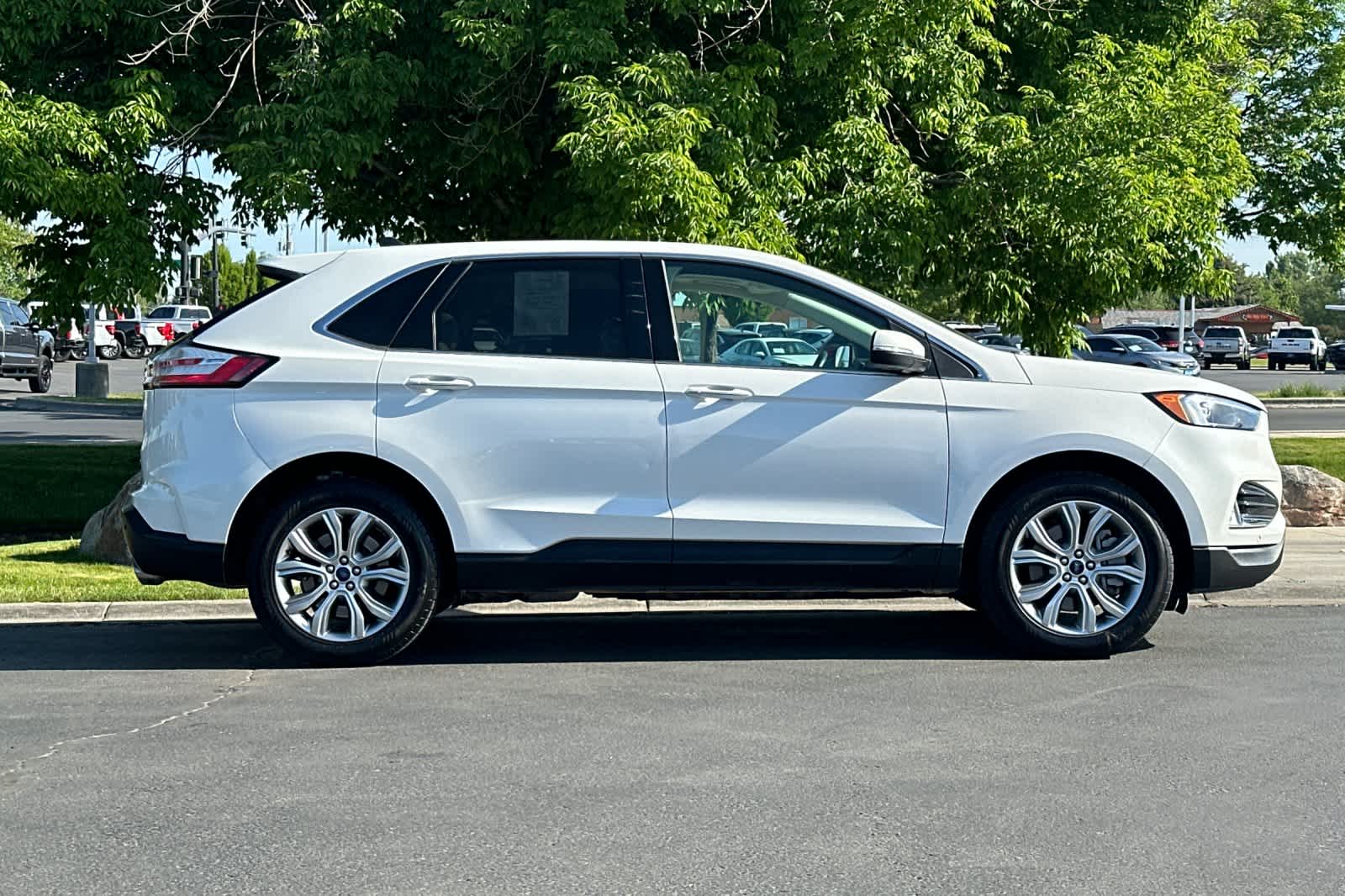Thumbnail: 2022 Ford Edge - 8