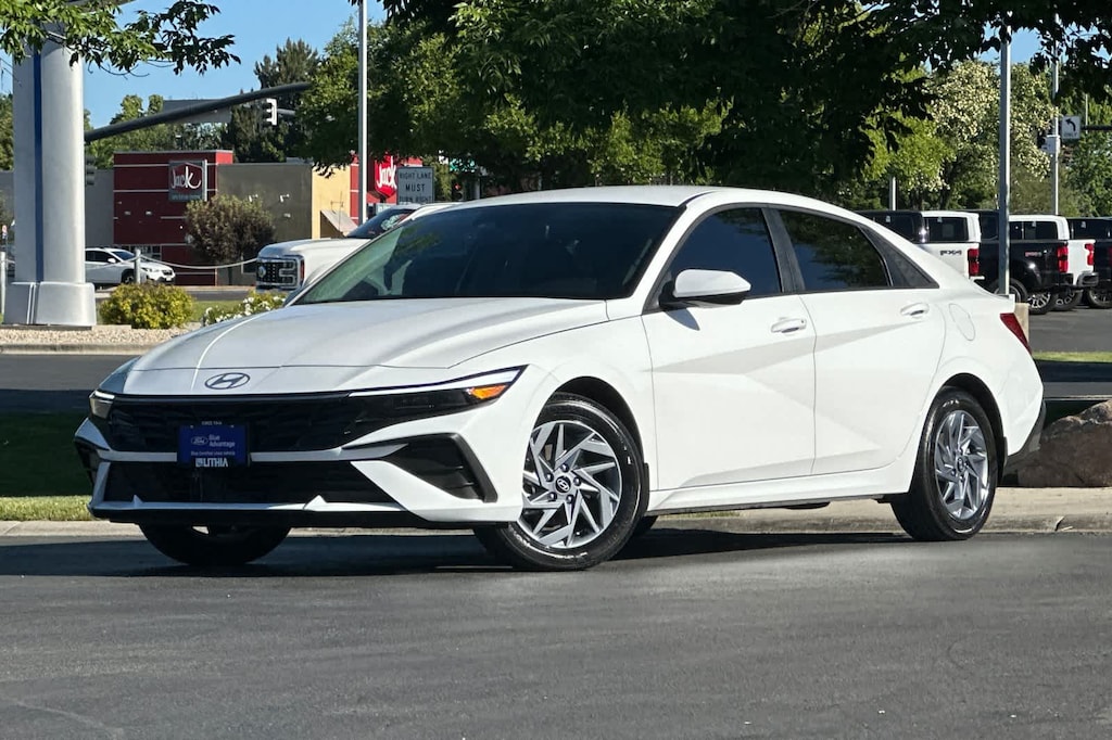 Used 2026 Hyundai Elantra Hybrid Blue Sedan