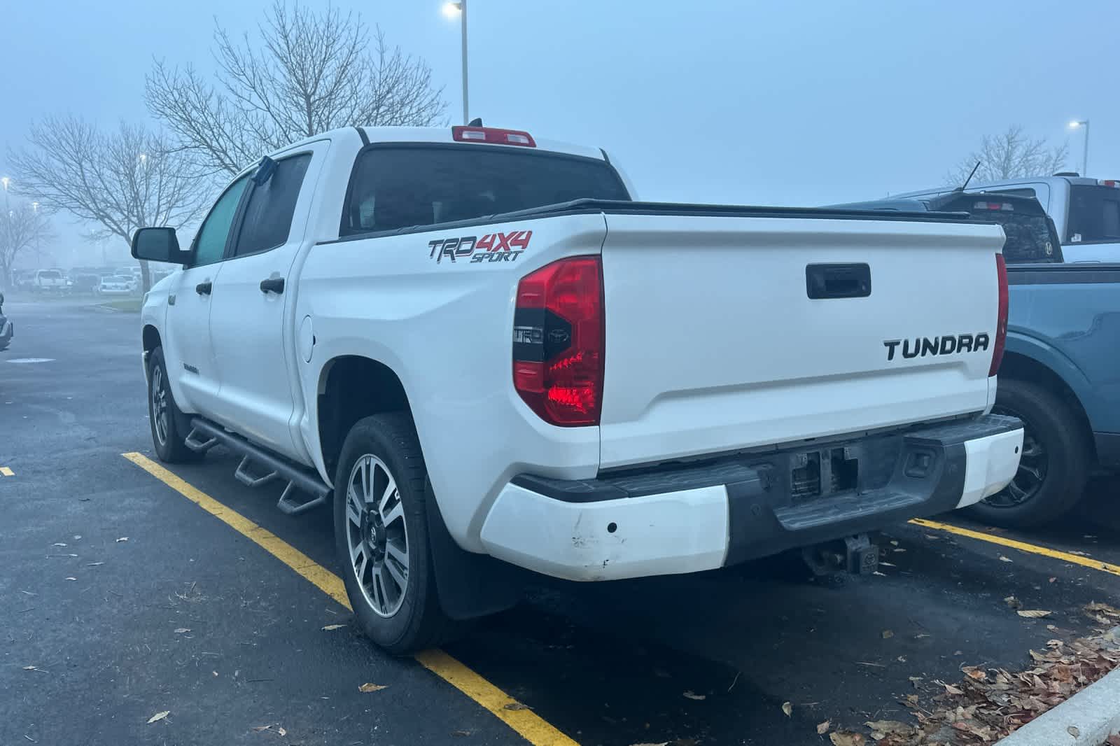2020 Toyota Tundra SR5 CrewMax photo 3
