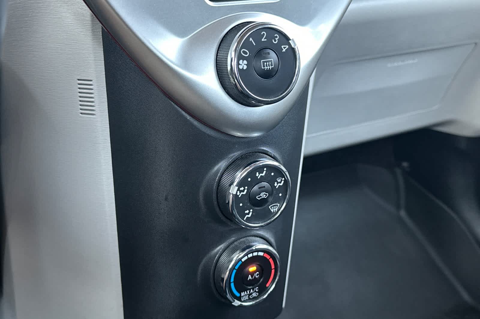 Thumbnail: 2013 Scion iQ - 18