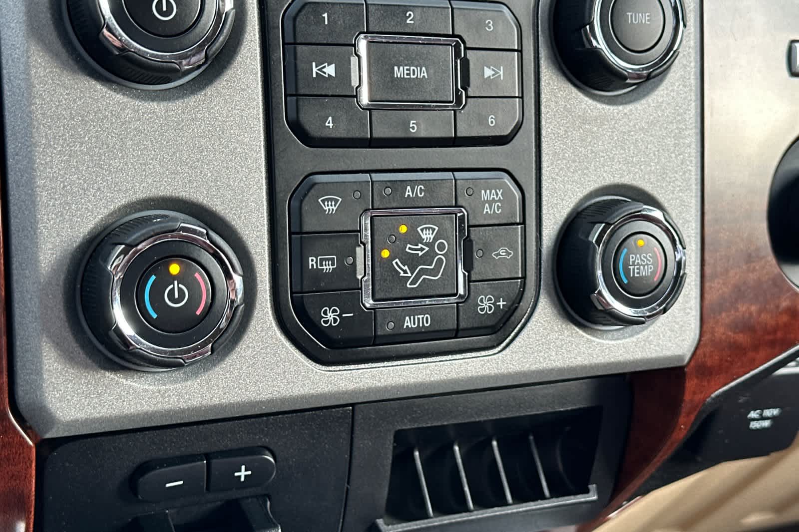 Thumbnail: 2014 Ford F-250 - 19