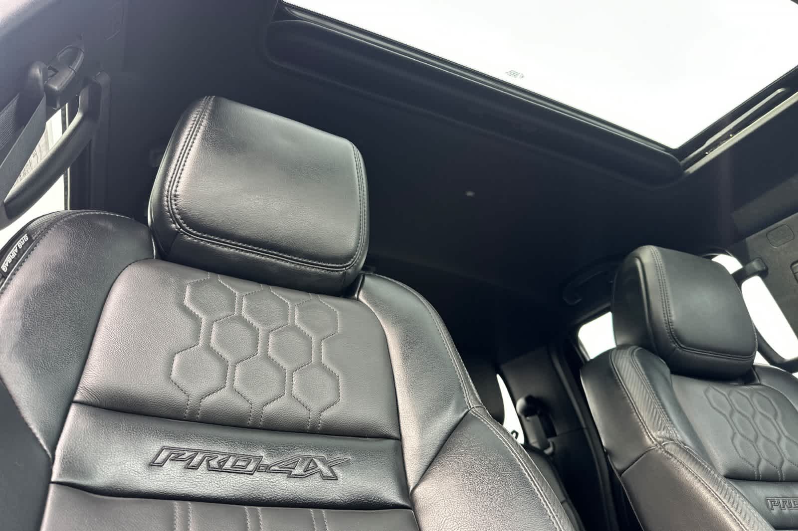 Thumbnail: 2022 Nissan Frontier - 16