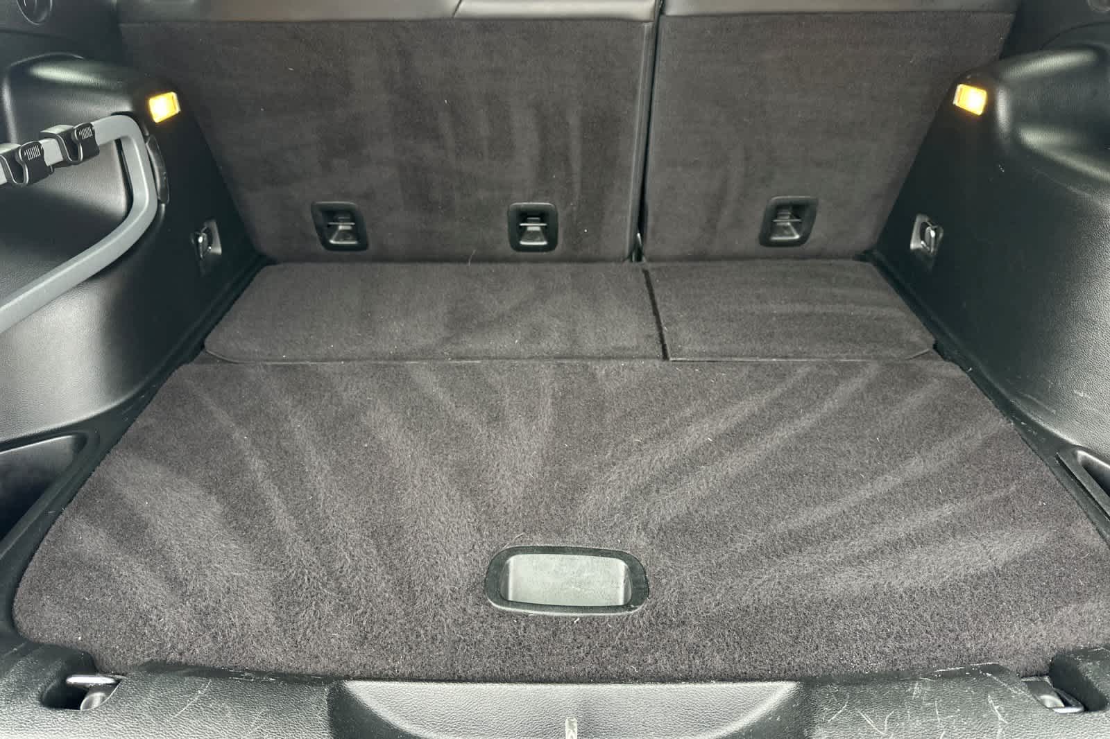 Thumbnail: 2018 Jeep Cherokee - 15