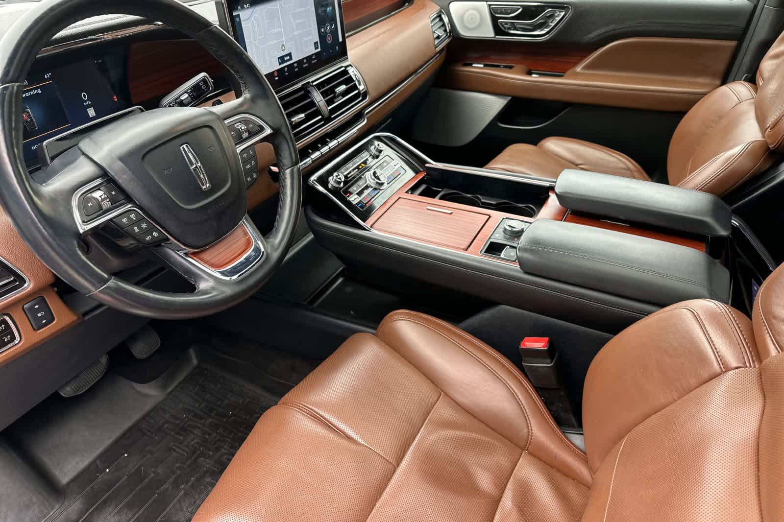 Thumbnail: 2024 Lincoln Navigator L - 11