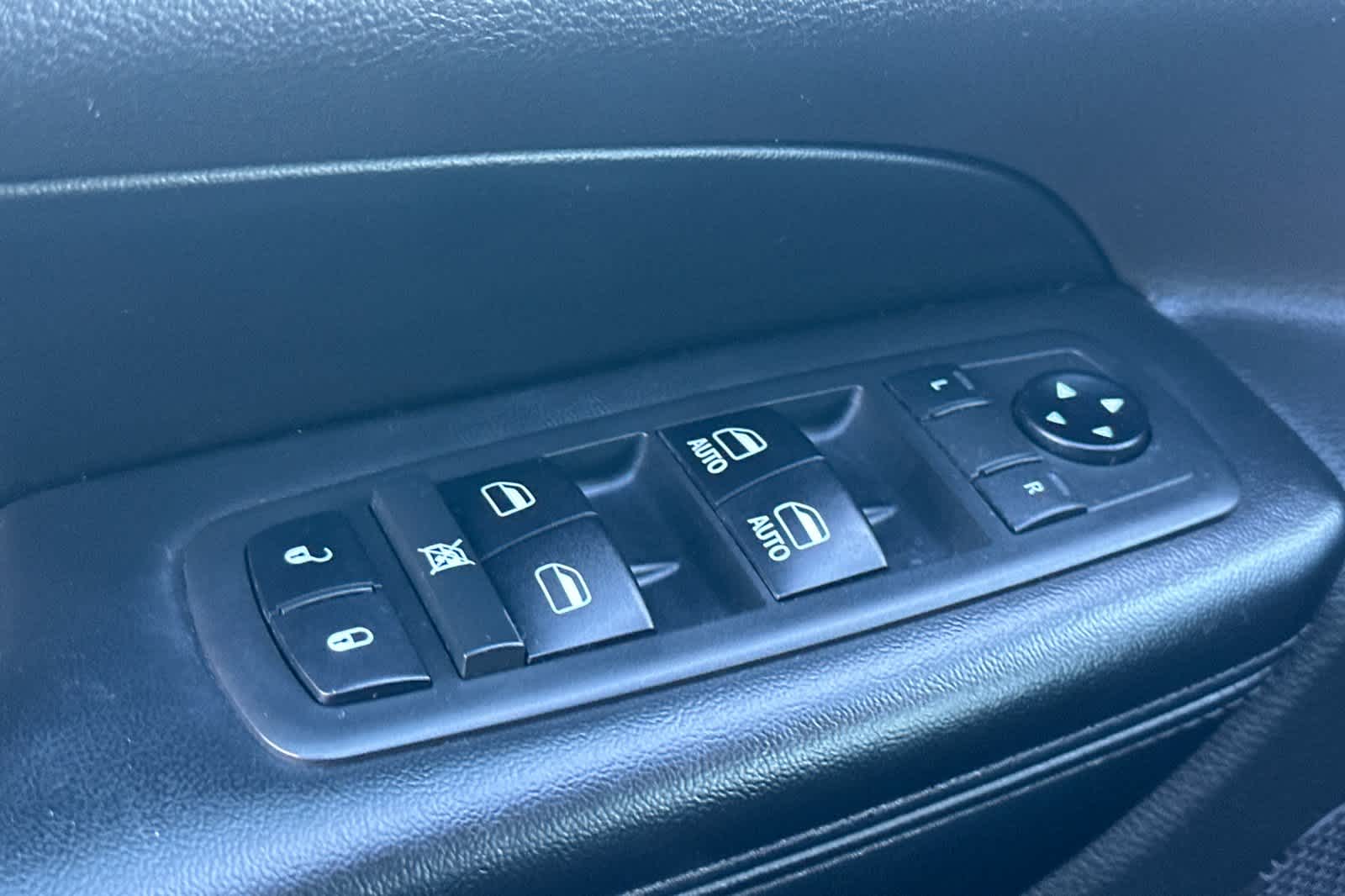 Thumbnail: 2018 Jeep Grand Cherokee - 13