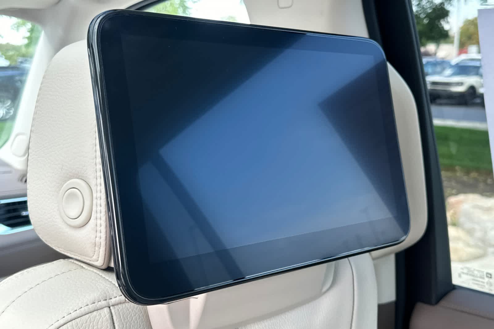 Thumbnail: 2024 GMC Yukon XL - 16