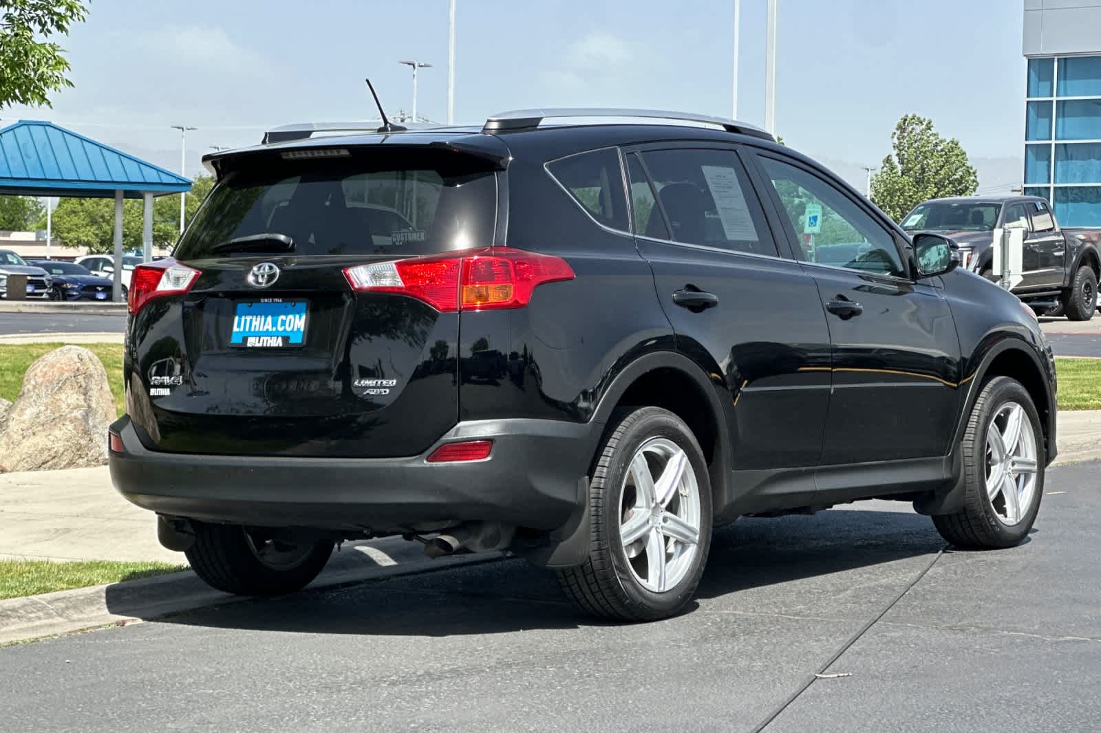 Thumbnail: 2015 Toyota RAV4 - 2