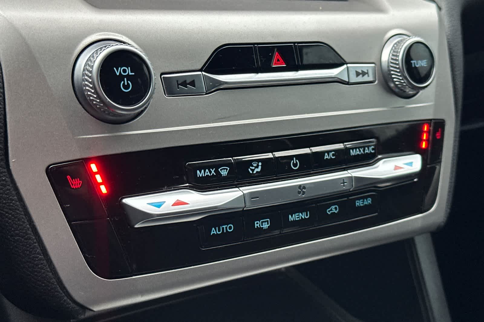 Thumbnail: 2022 Ford Explorer - 21