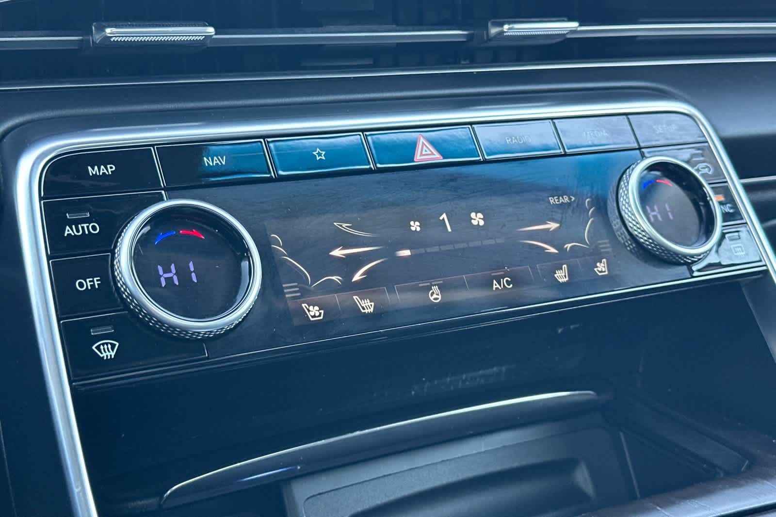 Thumbnail: 2021 Genesis GV80 - 21