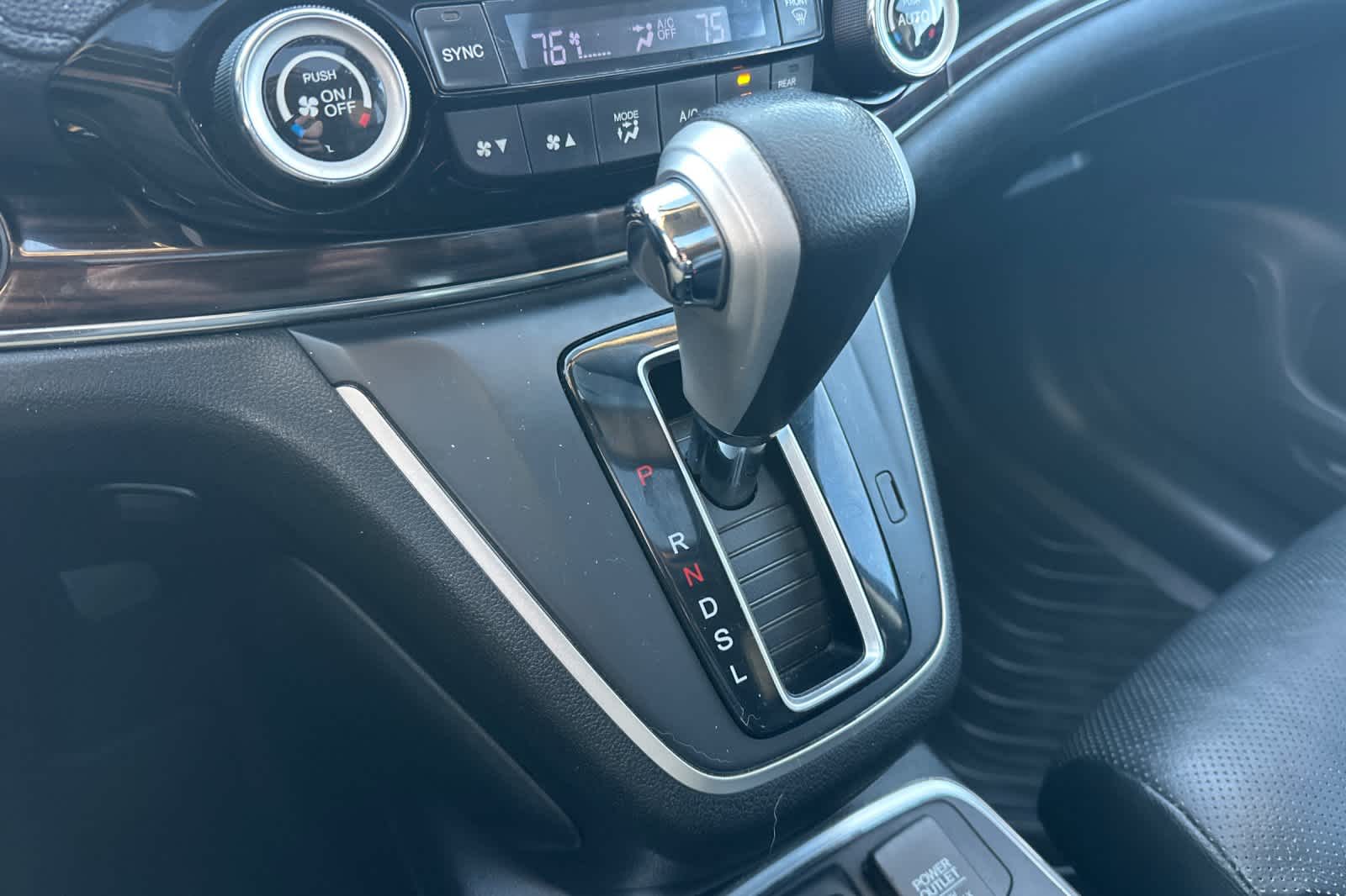 Thumbnail: 2015 Honda CR-V - 21