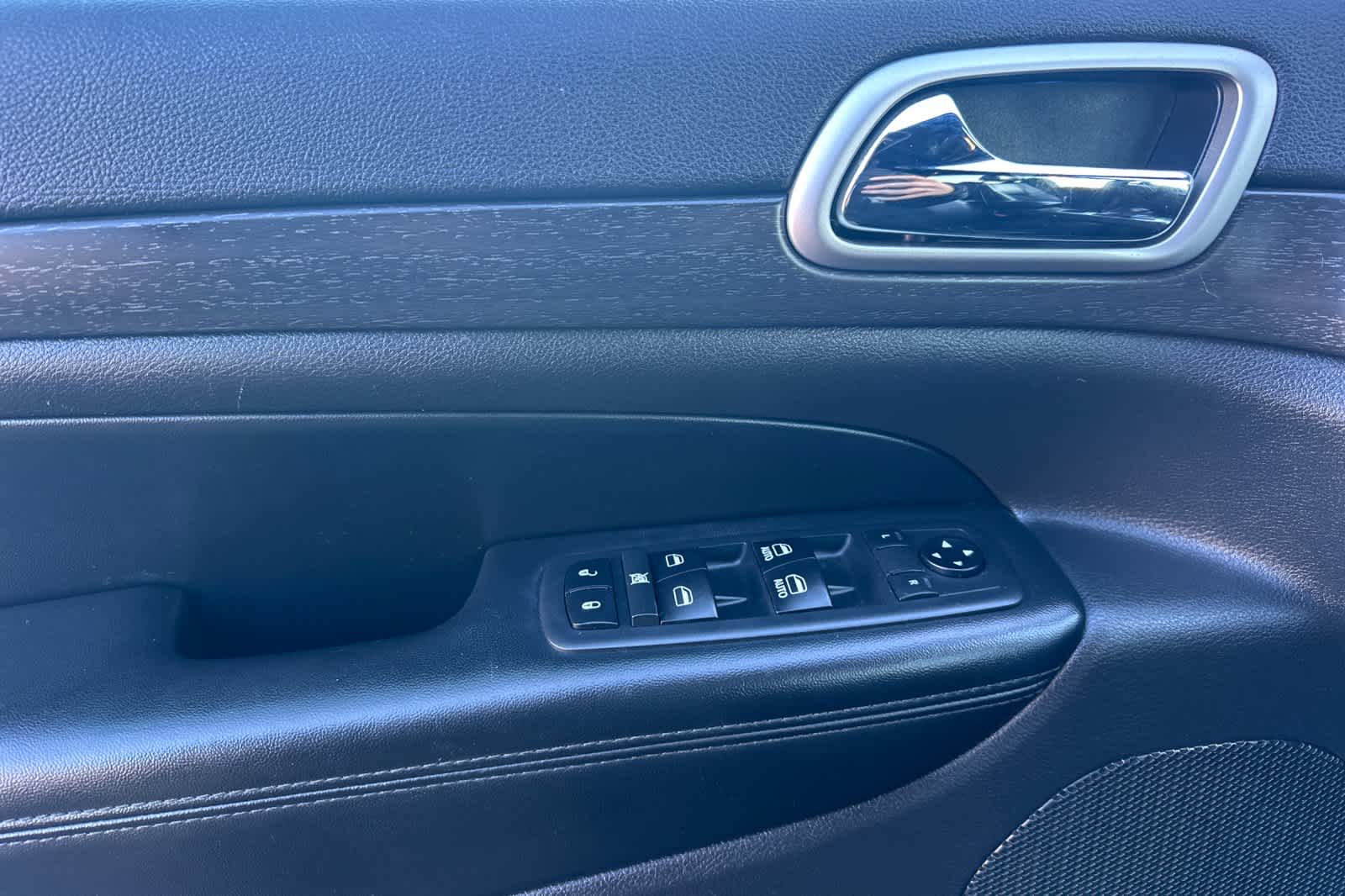 Thumbnail: 2018 Jeep Grand Cherokee - 12