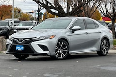2020 Toyota Camry SE Sedan