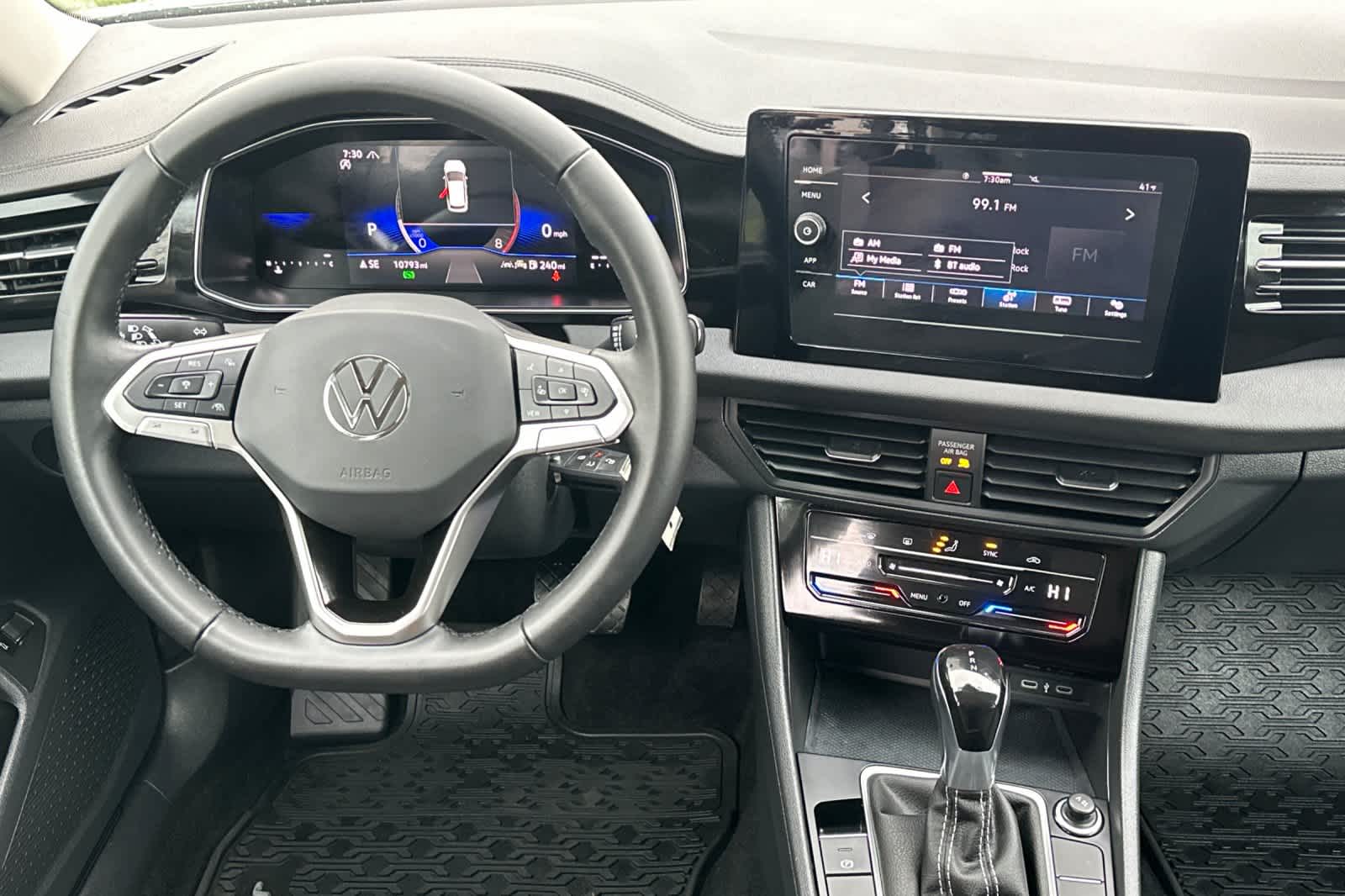 Thumbnail: 2025 Volkswagen Jetta - 14