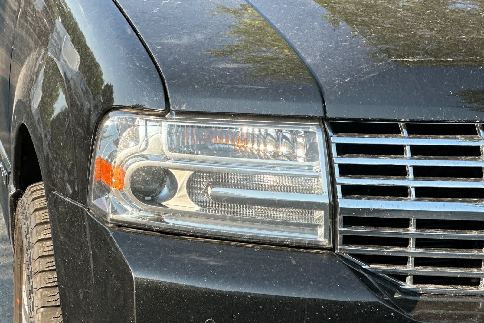 Thumbnail: 2012 Lincoln Navigator L - 9