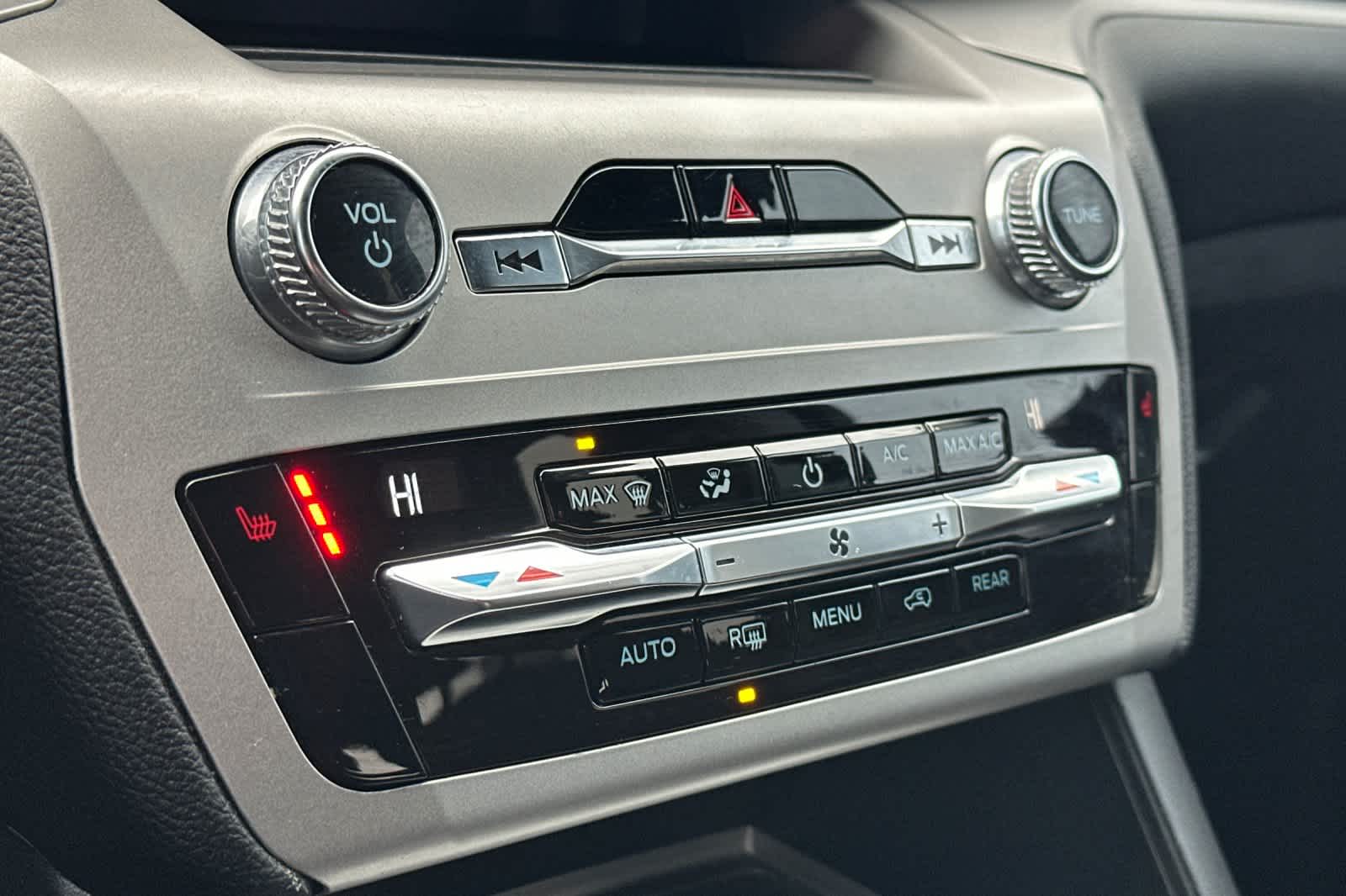 Thumbnail: 2021 Ford Explorer - 21