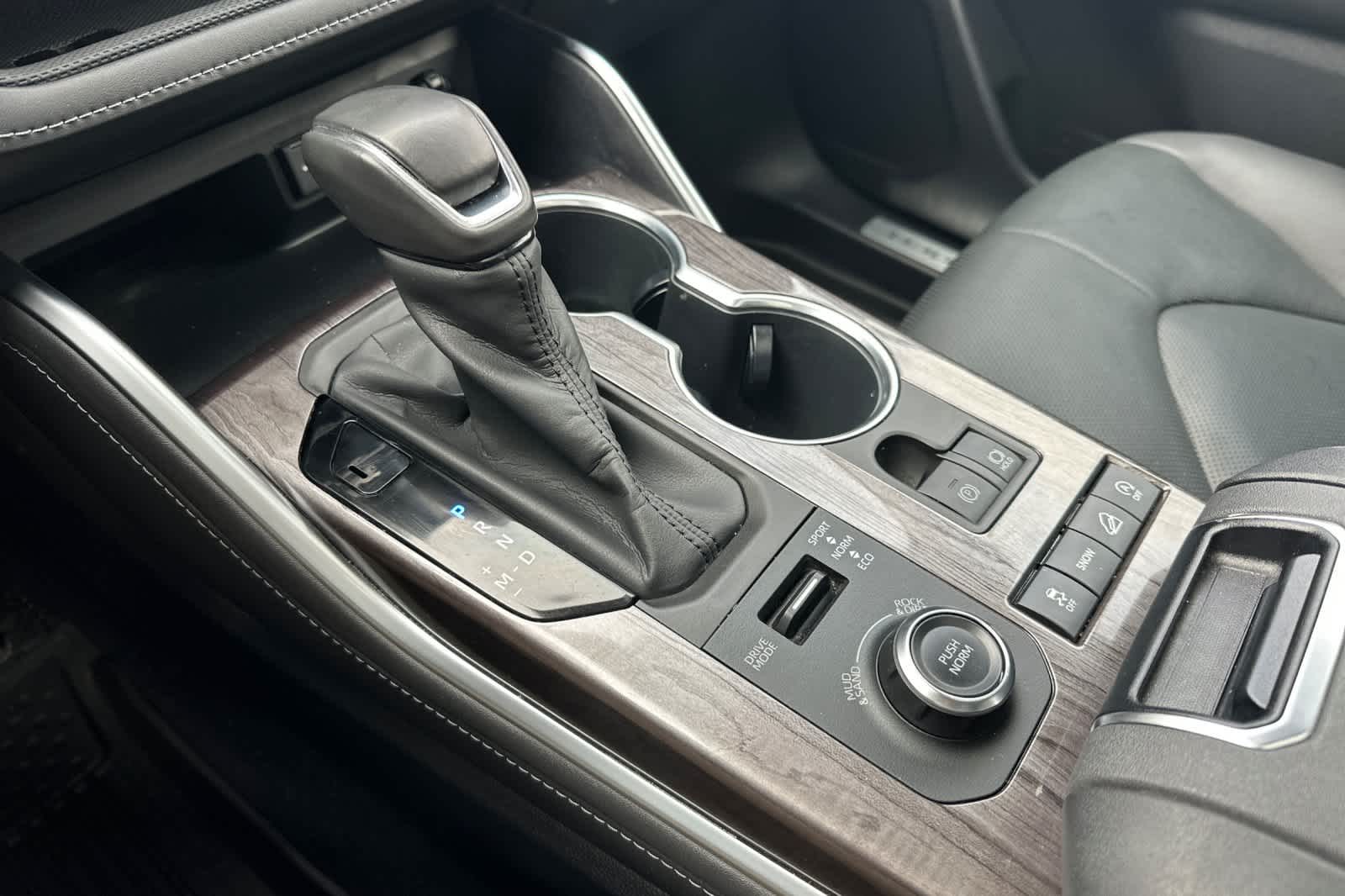 Thumbnail: 2020 Toyota Highlander - 22