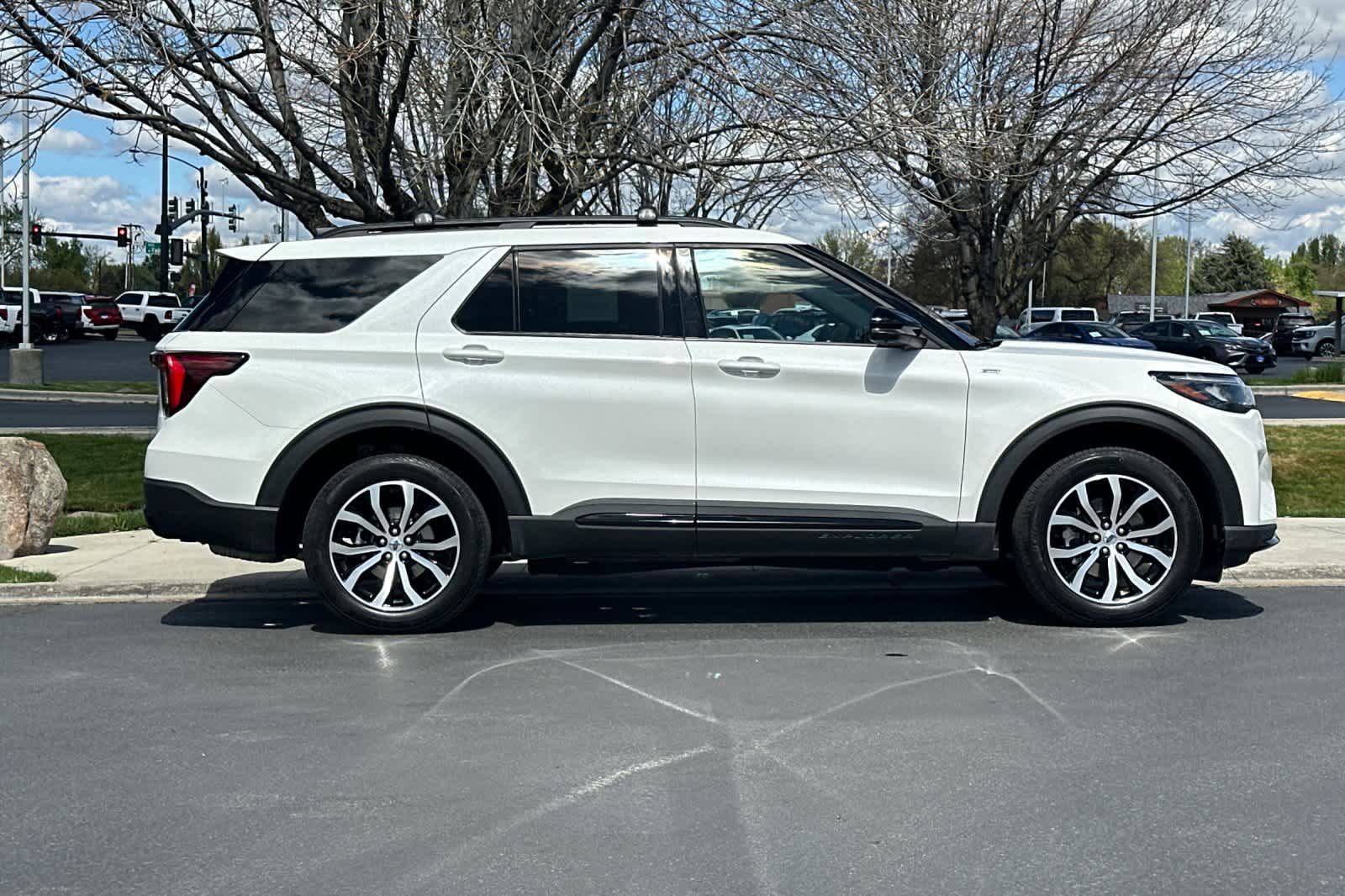 Thumbnail: 2025 Ford Explorer - 8