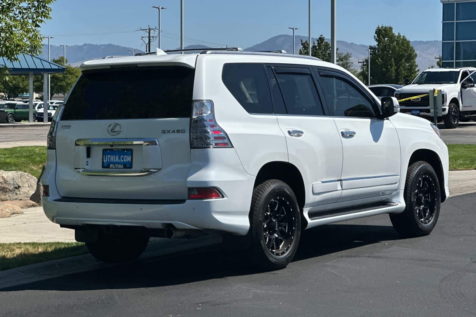 Thumbnail: 2019 Lexus GX - 2