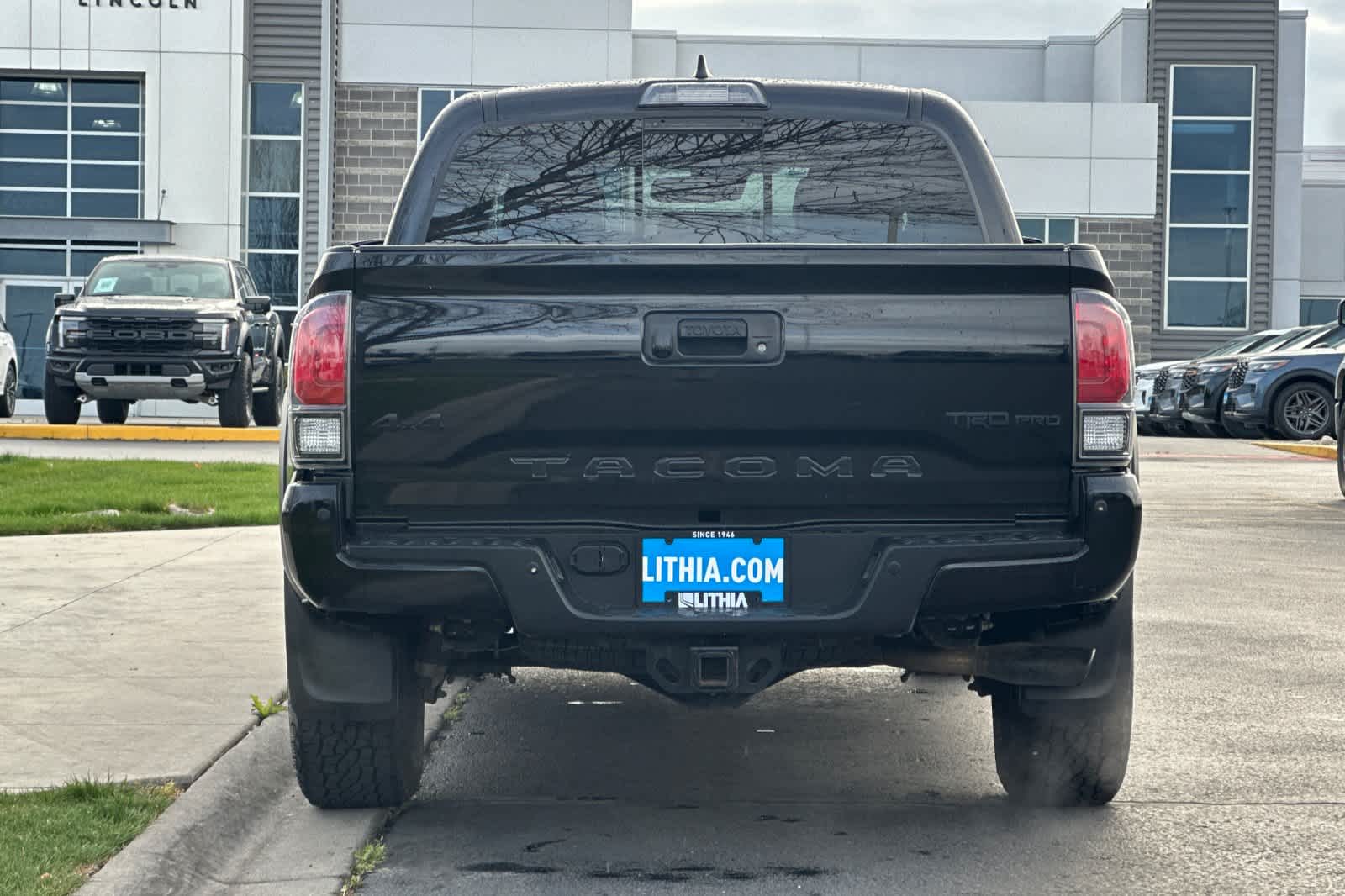 Thumbnail: 2019 Toyota Tacoma - 7