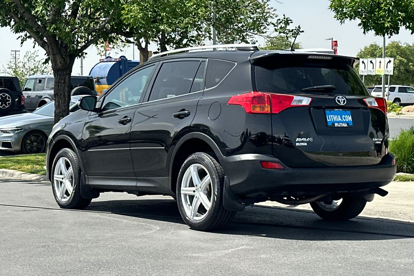 Thumbnail: 2015 Toyota RAV4 - 6