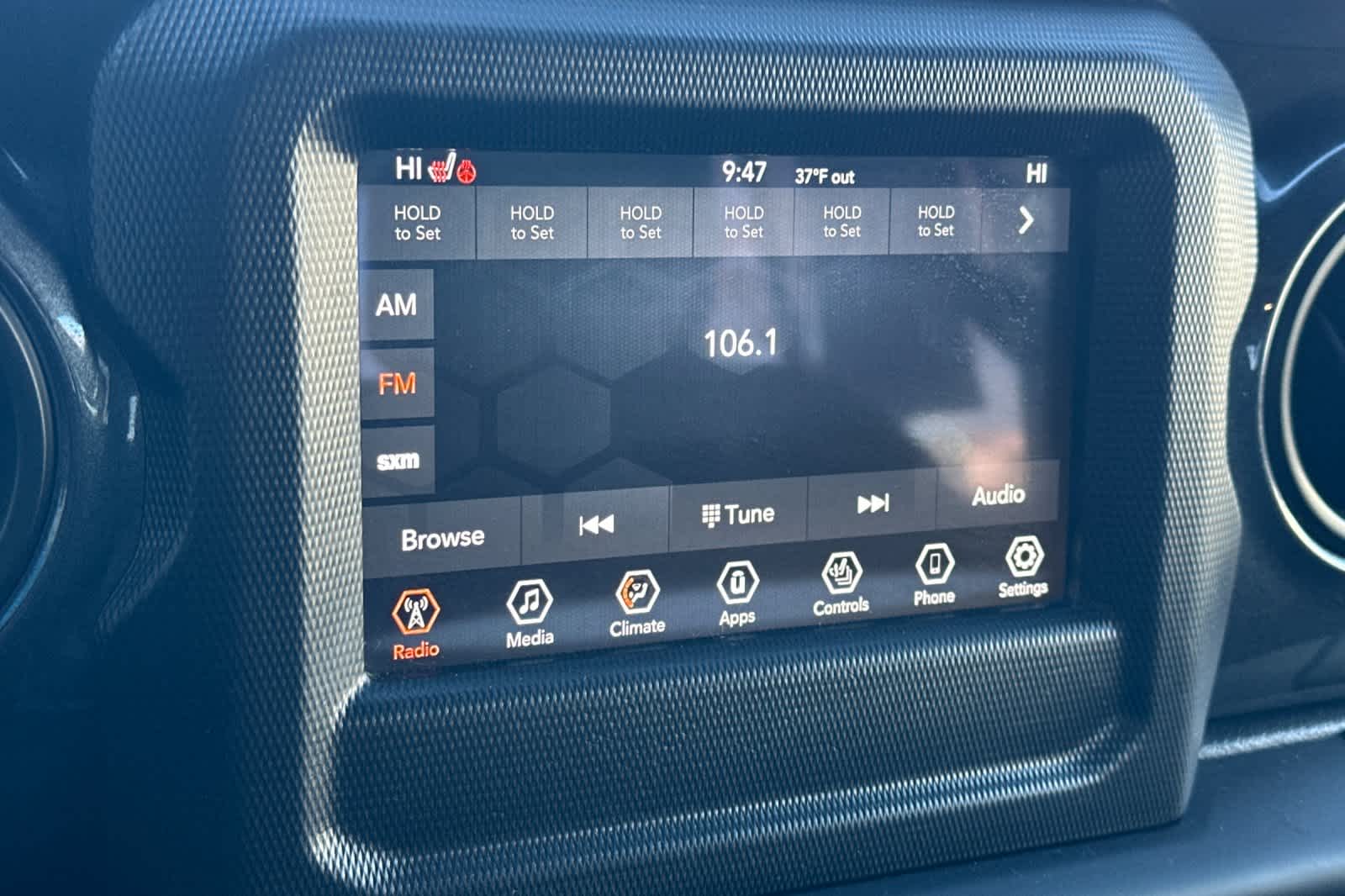 Thumbnail: 2020 Jeep Gladiator - 17