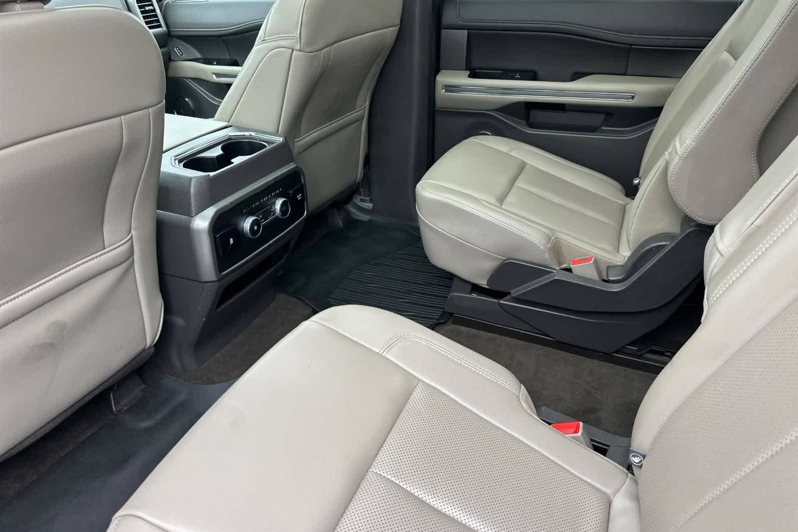 Thumbnail: 2021 Ford Expedition - 4