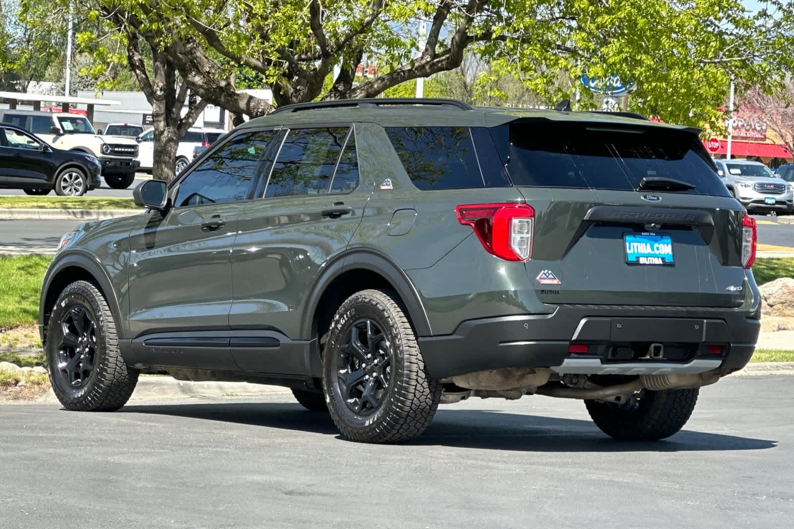 Thumbnail: 2022 Ford Explorer - 6
