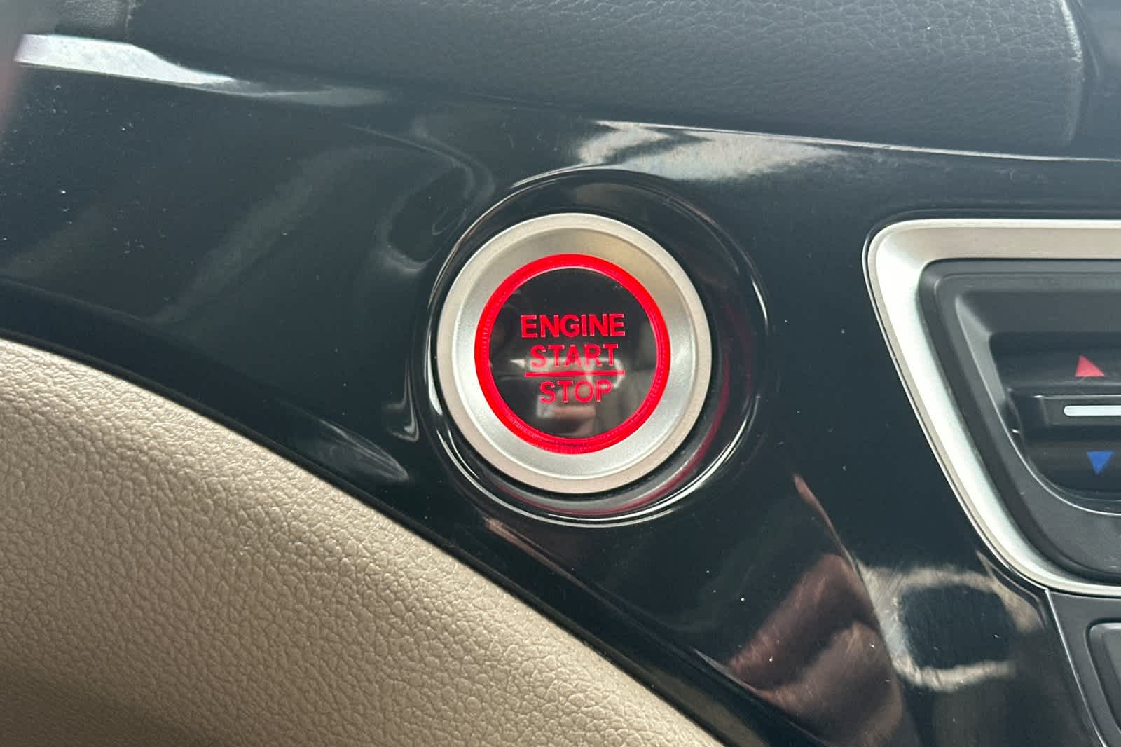 Thumbnail: 2017 Honda Ridgeline - 22