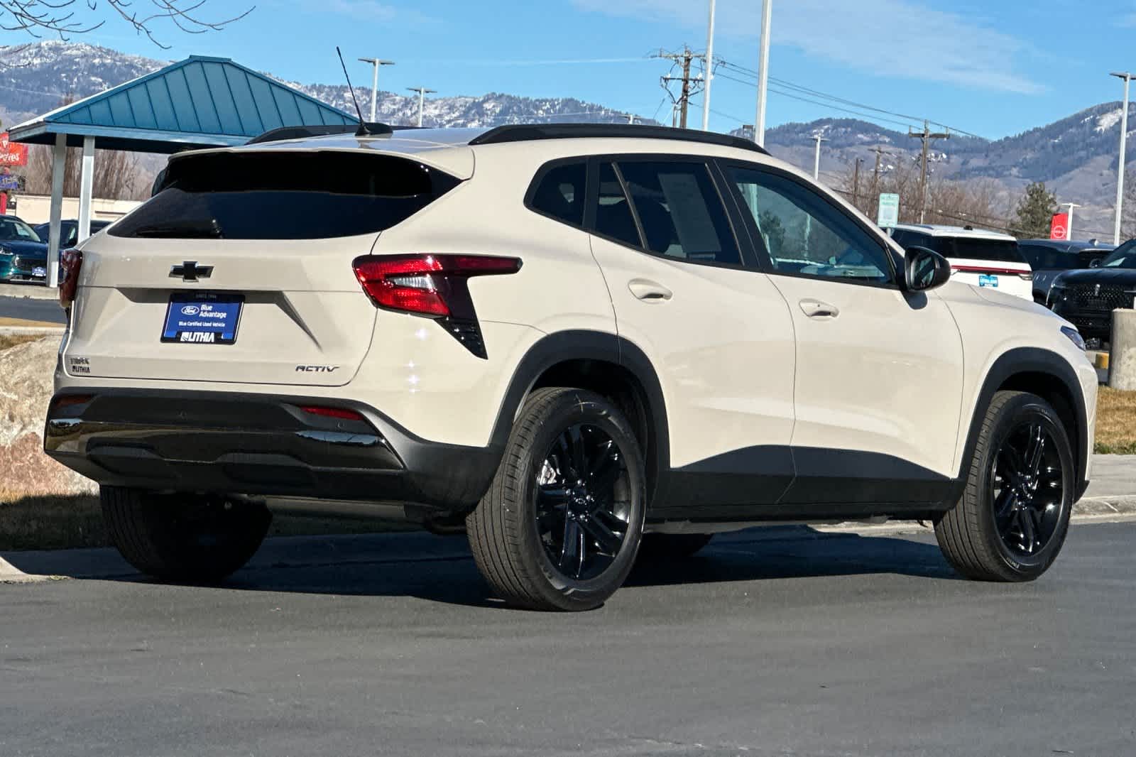 Thumbnail: 2026 Chevrolet Trax - 2