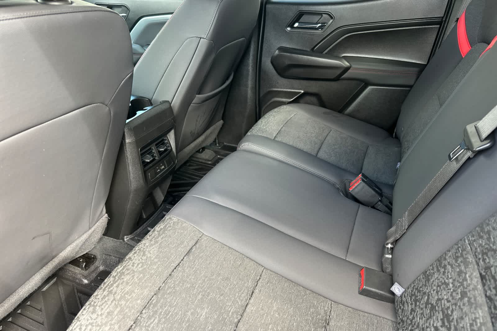 Thumbnail: 2024 Chevrolet Colorado - 4