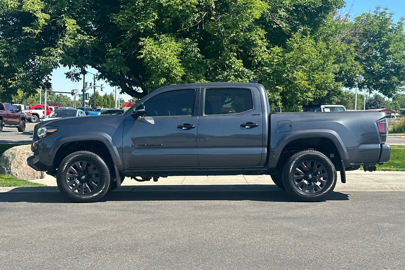 Thumbnail: 2022 Toyota Tacoma - 5
