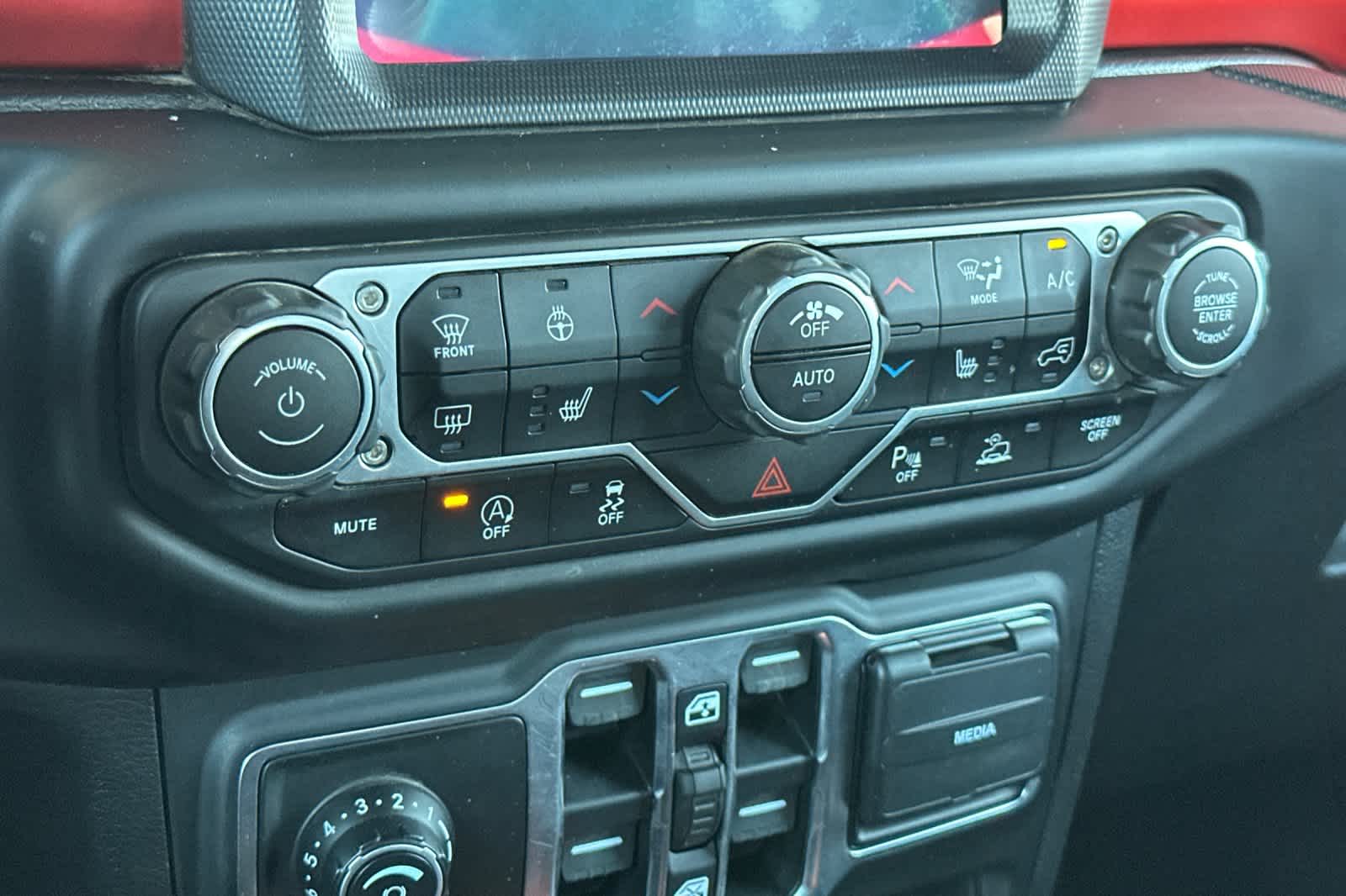 Thumbnail: 2020 Jeep Gladiator - 20