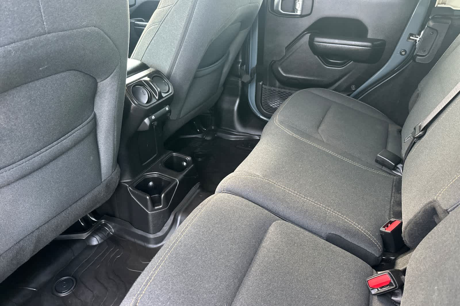 2024 Jeep Wrangler Sport photo 4