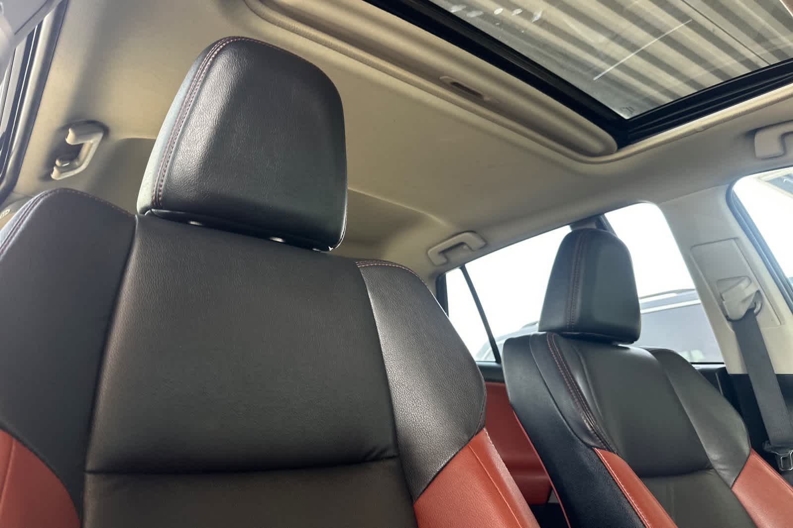 Thumbnail: 2015 Toyota RAV4 - 17