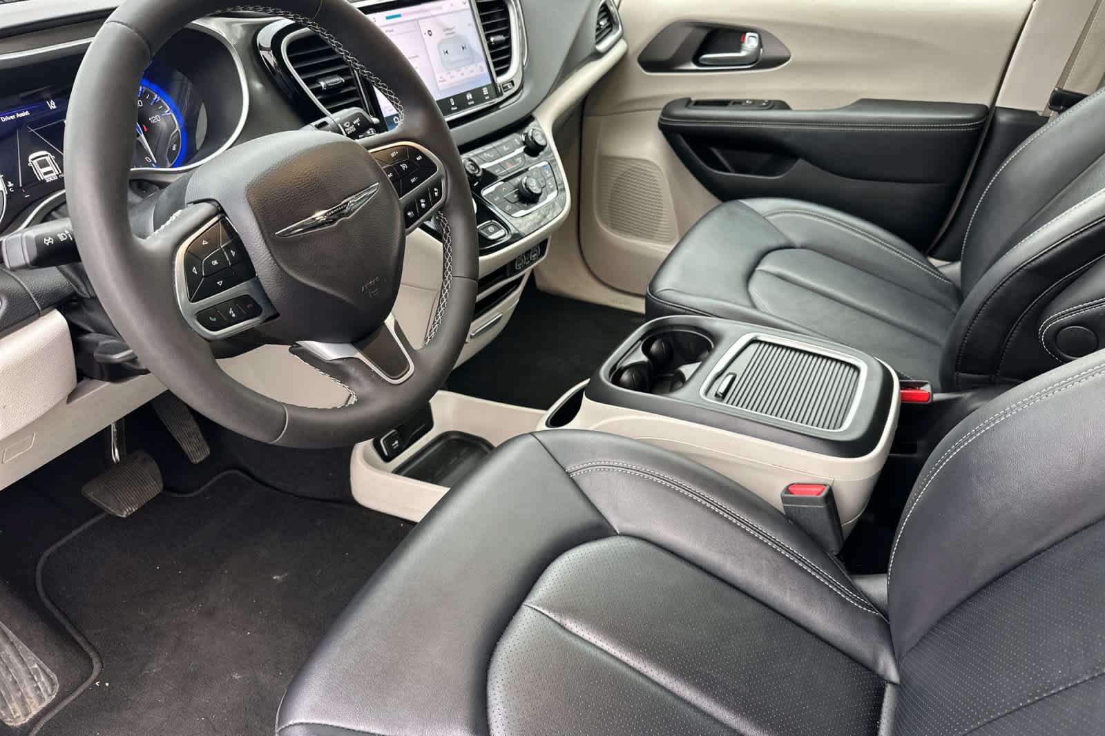 Thumbnail: 2024 Chrysler Pacifica - 11