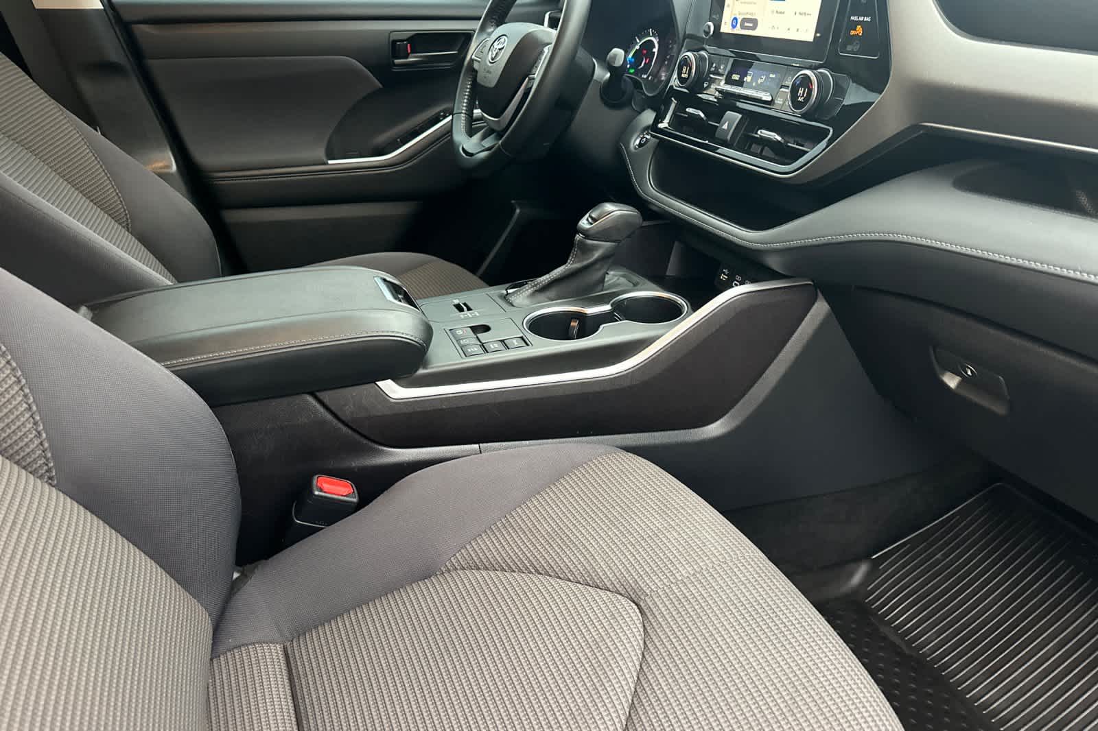 Thumbnail: 2023 Toyota Highlander - 17