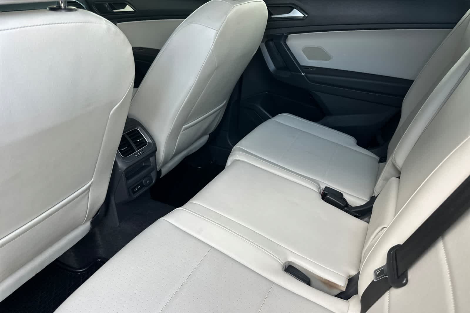 Thumbnail: 2018 Volkswagen Tiguan - 4