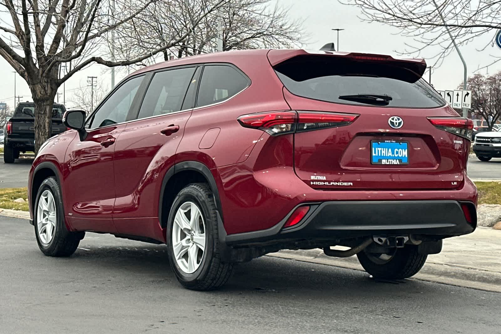 Thumbnail: 2023 Toyota Highlander - 6