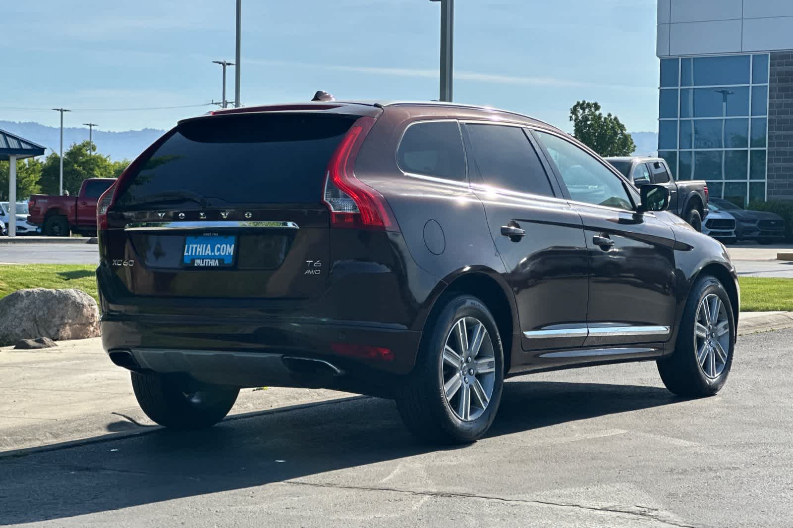 Thumbnail: 2016 Volvo XC60 - 2