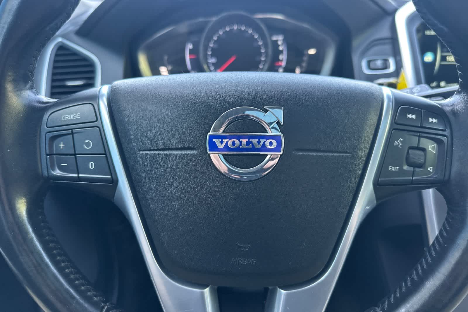 Thumbnail: 2016 Volvo XC60 - 23