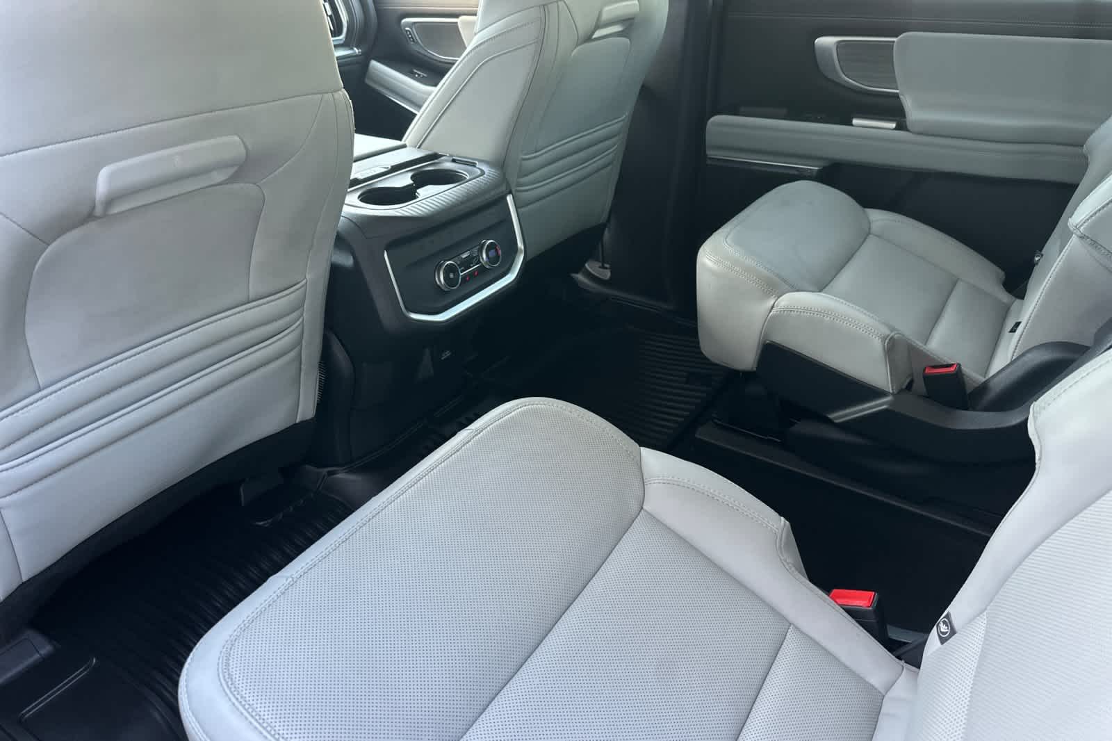 Thumbnail: 2025 Ford Expedition - 4