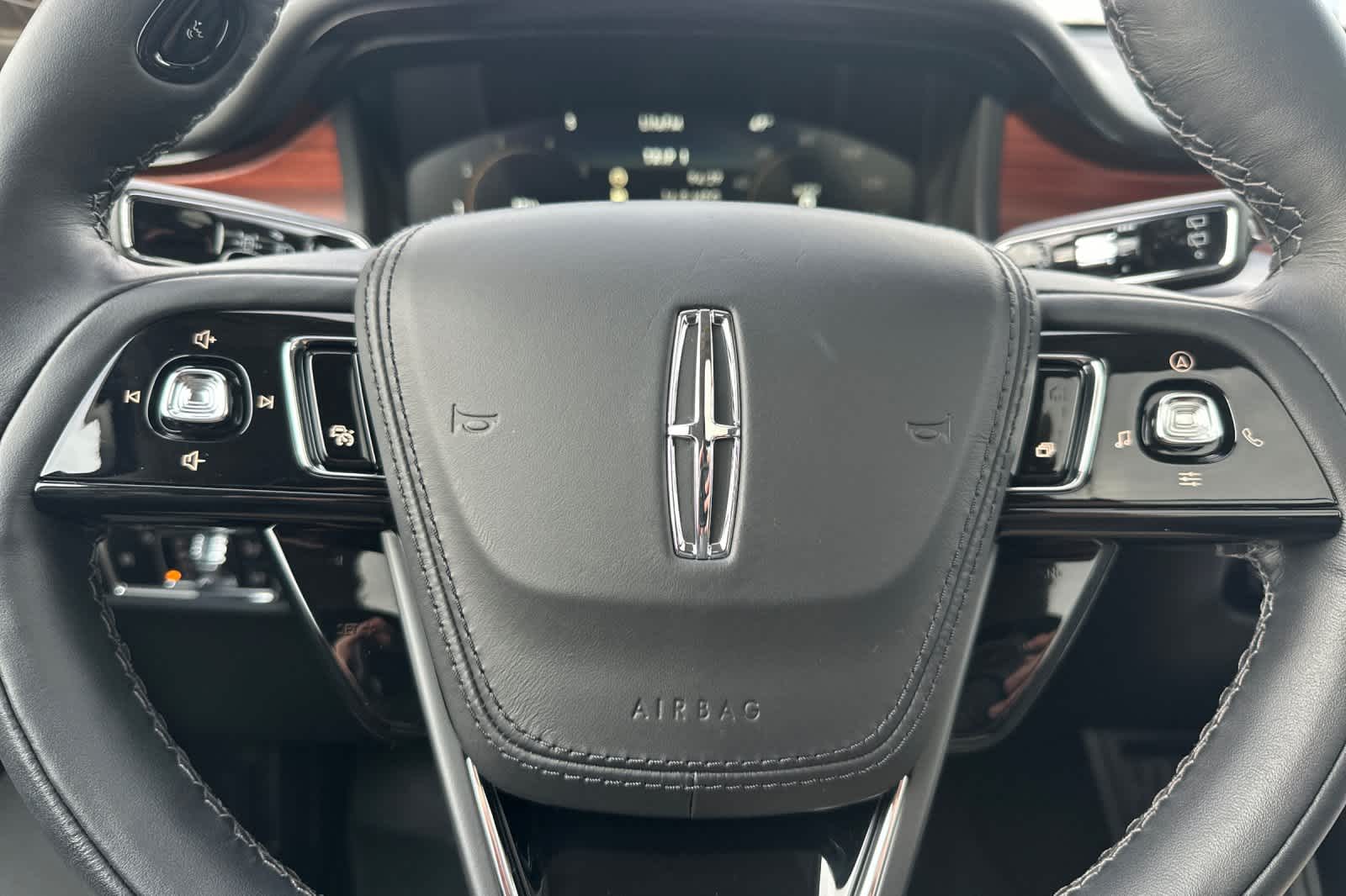 Thumbnail: 2023 Lincoln Aviator - 23