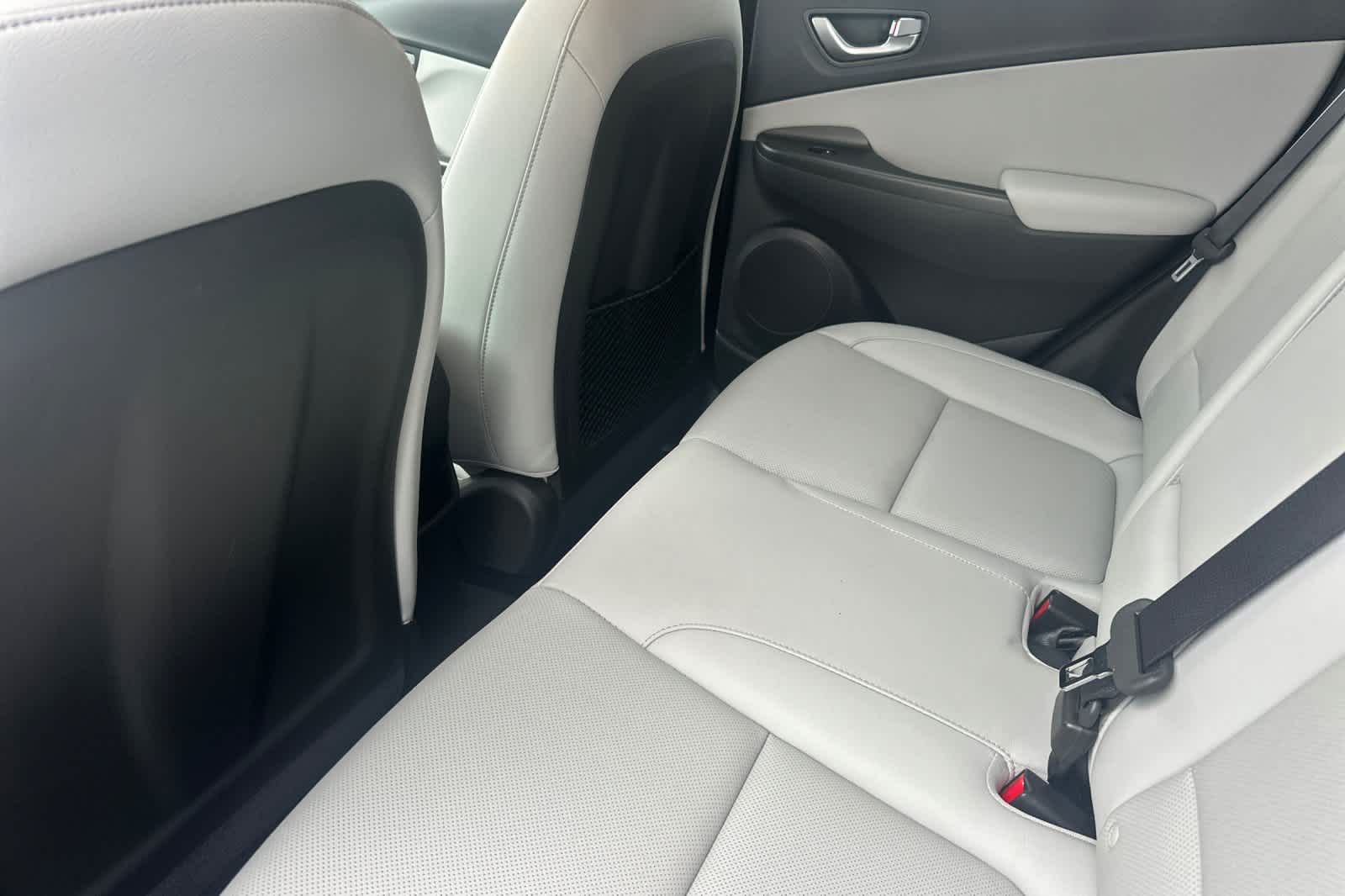 2022 Hyundai Kona Limited photo 4