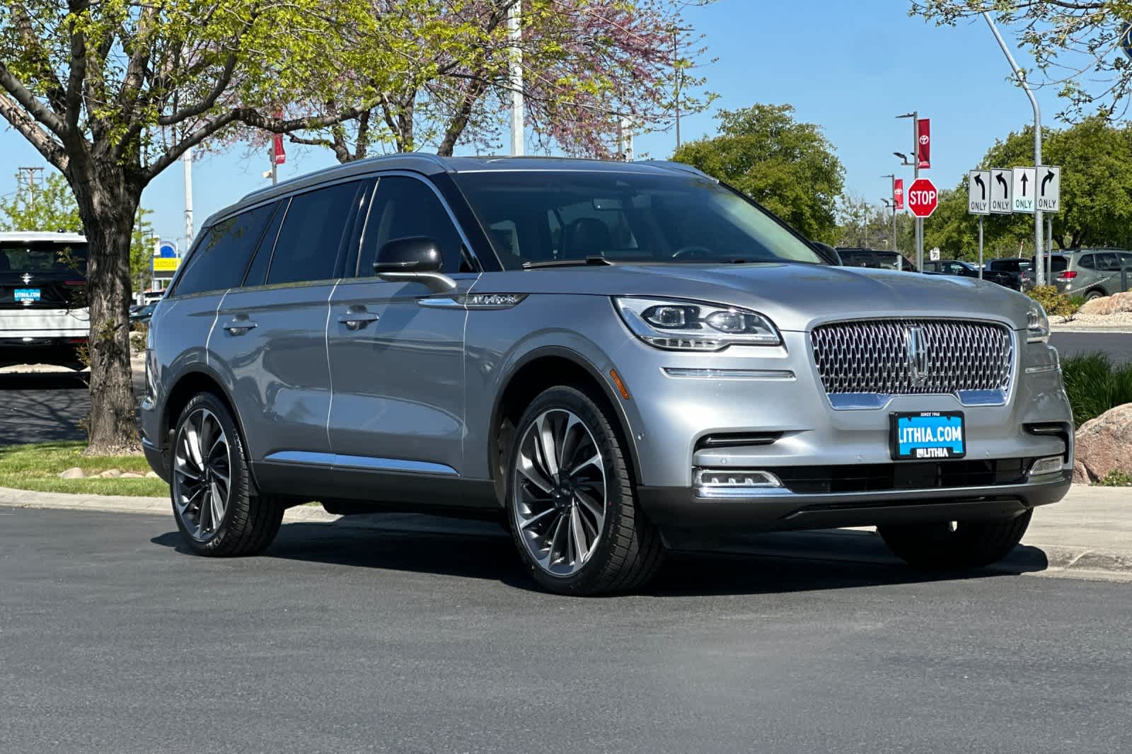 Thumbnail: 2021 Lincoln Aviator - 9