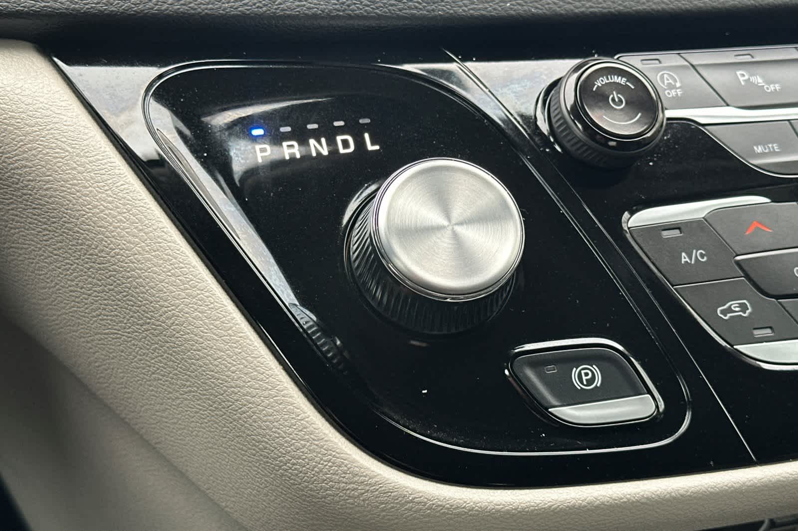 Thumbnail: 2024 Chrysler Pacifica - 22