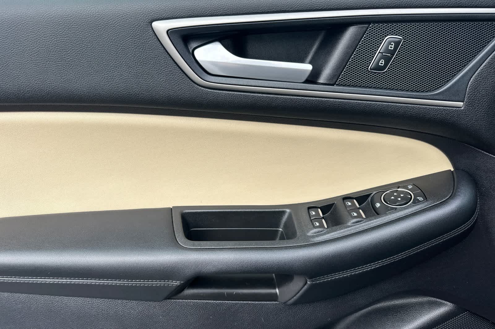 Thumbnail: 2022 Ford Edge - 12