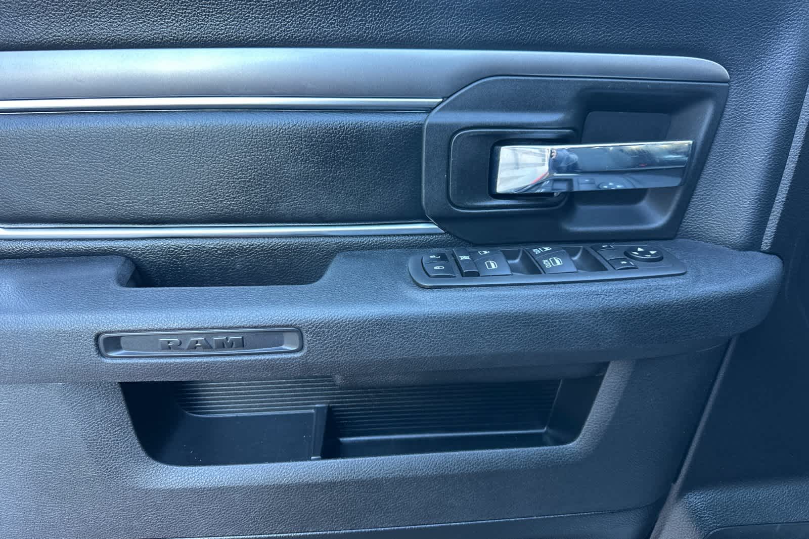 Thumbnail: 2022 RAM 1500 Classic - 12